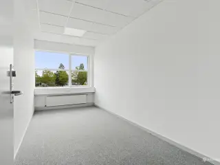 Lille kontor til leje i Glostrup med velholdte faciliteter