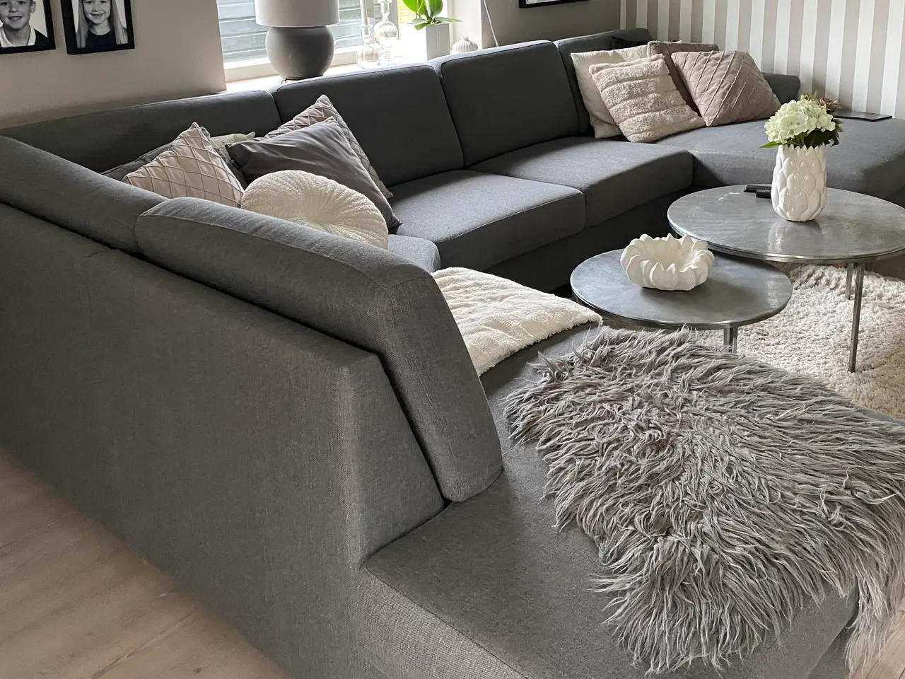 Billede 4 - Grå hjørnesofa med chaiselongen 