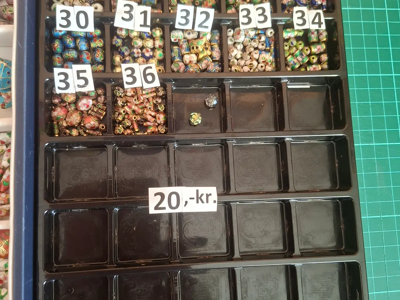 Billede 2 - Diverse Cloisonné perler sælges