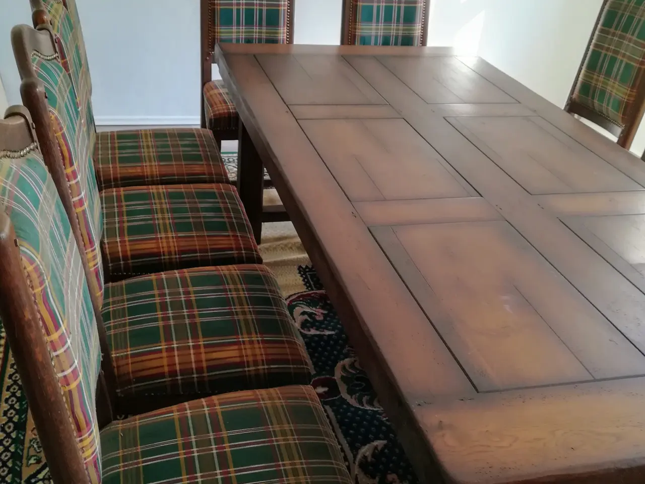 Billede 2 - Stort plankebord med 12 stole, 2 ekstra plader.