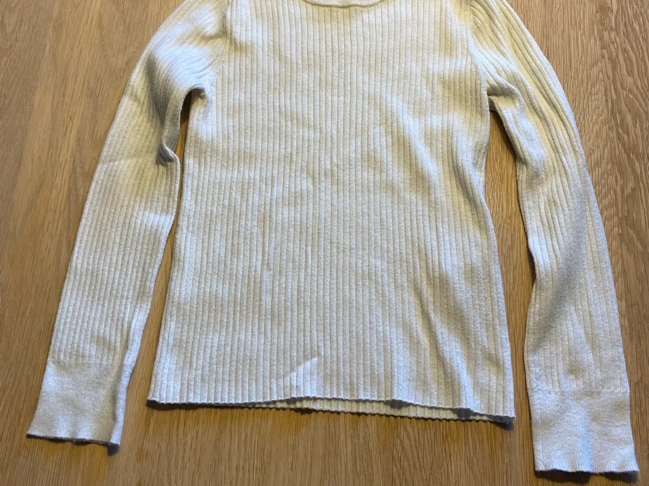 Billede 6 - Pigetøj str 140 pris pr. Del