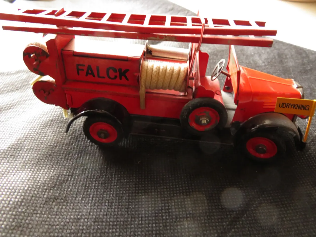 Billede 6 - Tekno Falck Blikbiler 6 Stk. + reservedele.