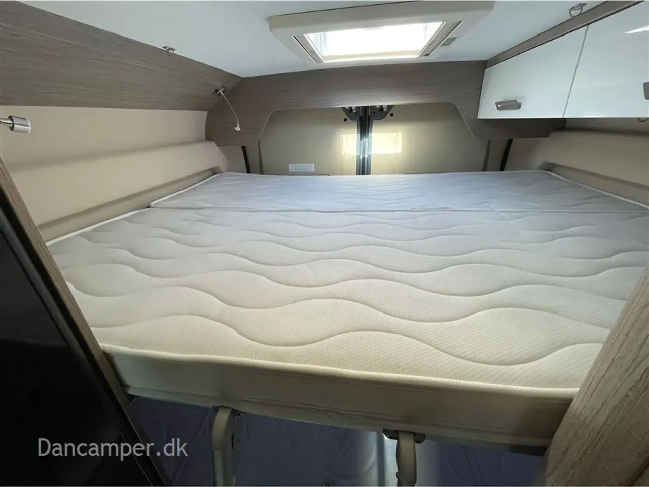Billede 30 - 2023 - Chausson ROAD LINE V594 VIP MAX UNDER KLARGØRING! Super spændende, kort van med to dobbeltsenge på tværs i køjesystem. 2,2, L motor , 140 HK, solcelle og markise m.m.