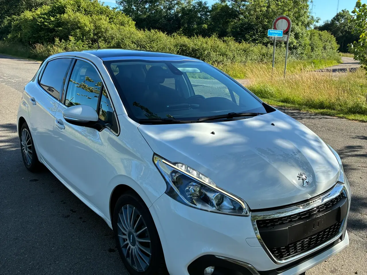 Billede 3 - Super flot og velholdt Peugeot 208