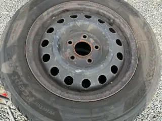 15" Stålfælge med Hankook vinterdæk