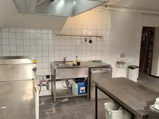 Take Away/Catering på travl gade nær de 4 nye museer.