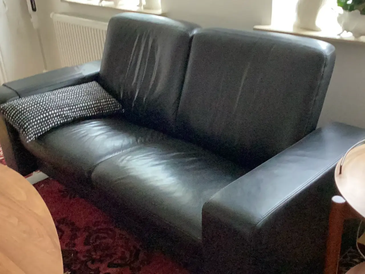 Billede 3 - 2prs Stresslet skind sofa , m, vippe ryg , som ny