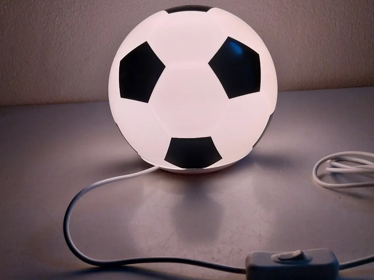 Billede 1 - Ikea fodboldlampe