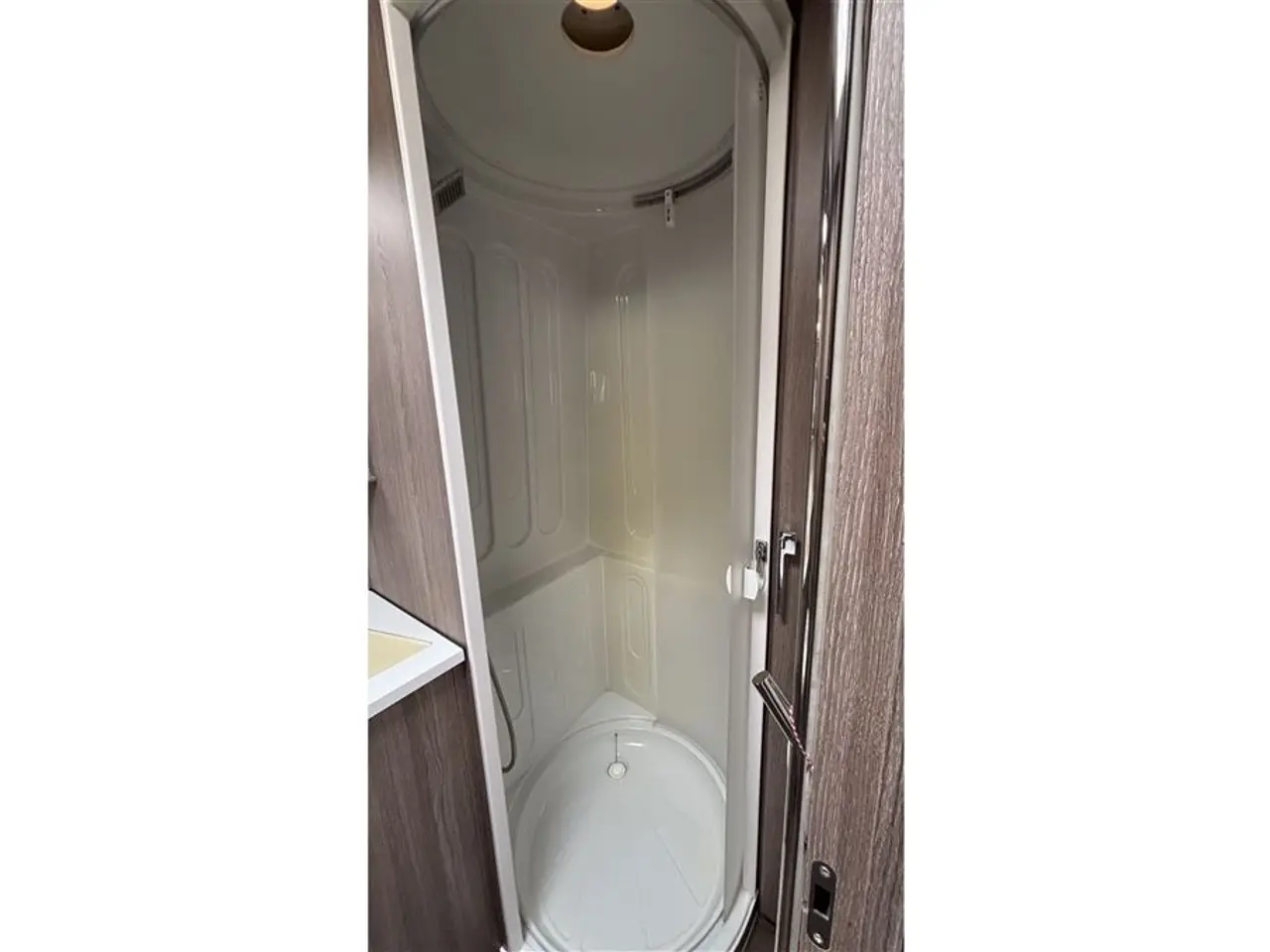 Billede 4 - 2016 - Kabe Royal 600 E TDL KS Pæn og velholdt campingvogn