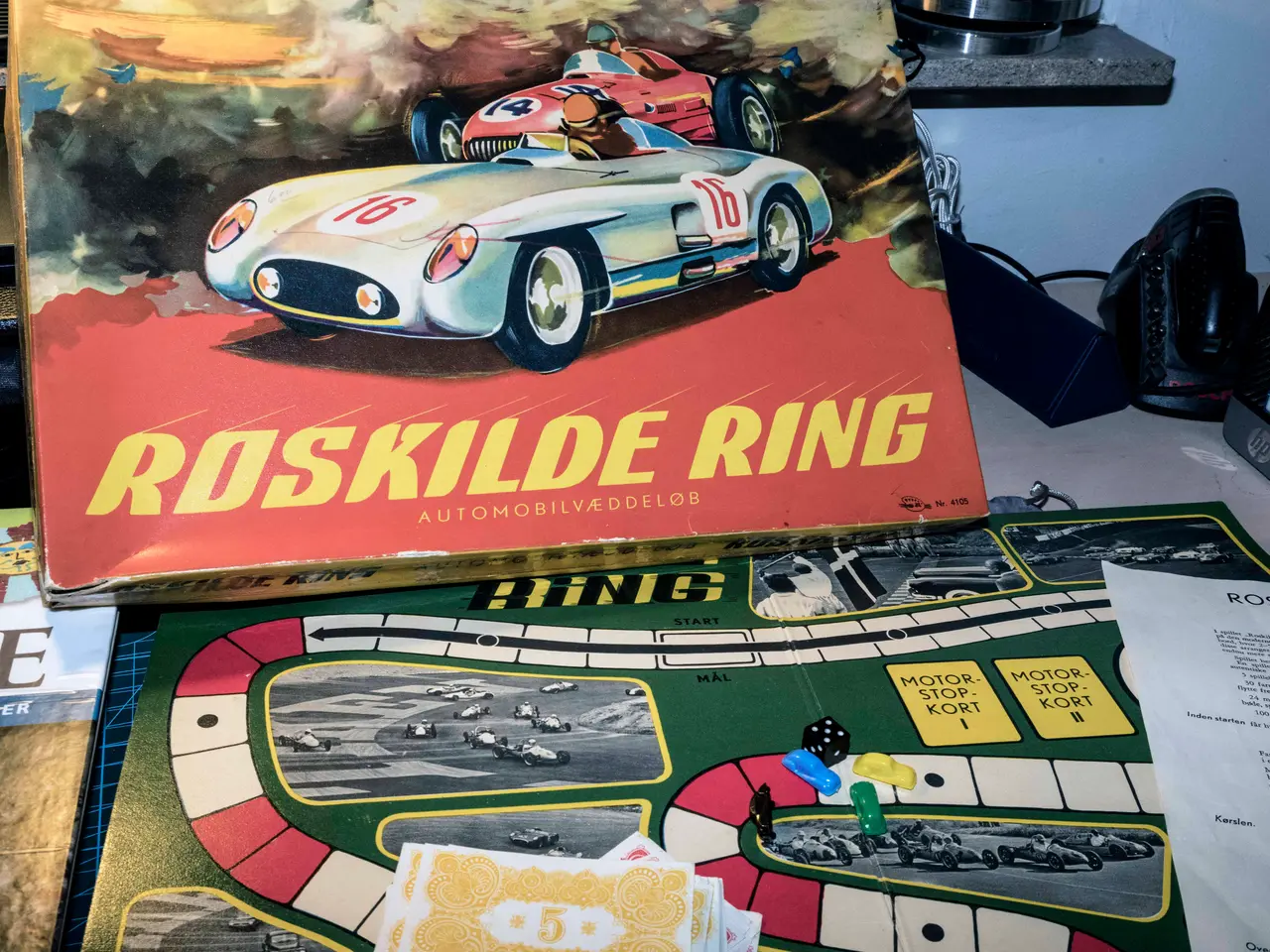 Billede 4 - Roskilde Ring - Bræt spil. Kun 4 biler(plastik).