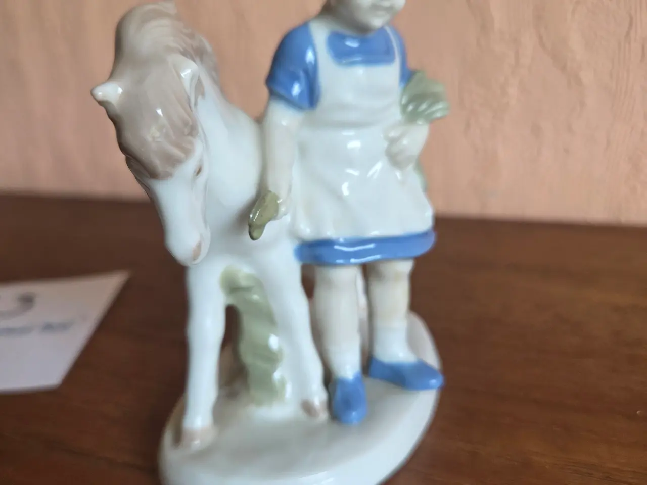 Billede 4 - Porcelænsfigur – Pige med hest, H: ca. 12 cm.