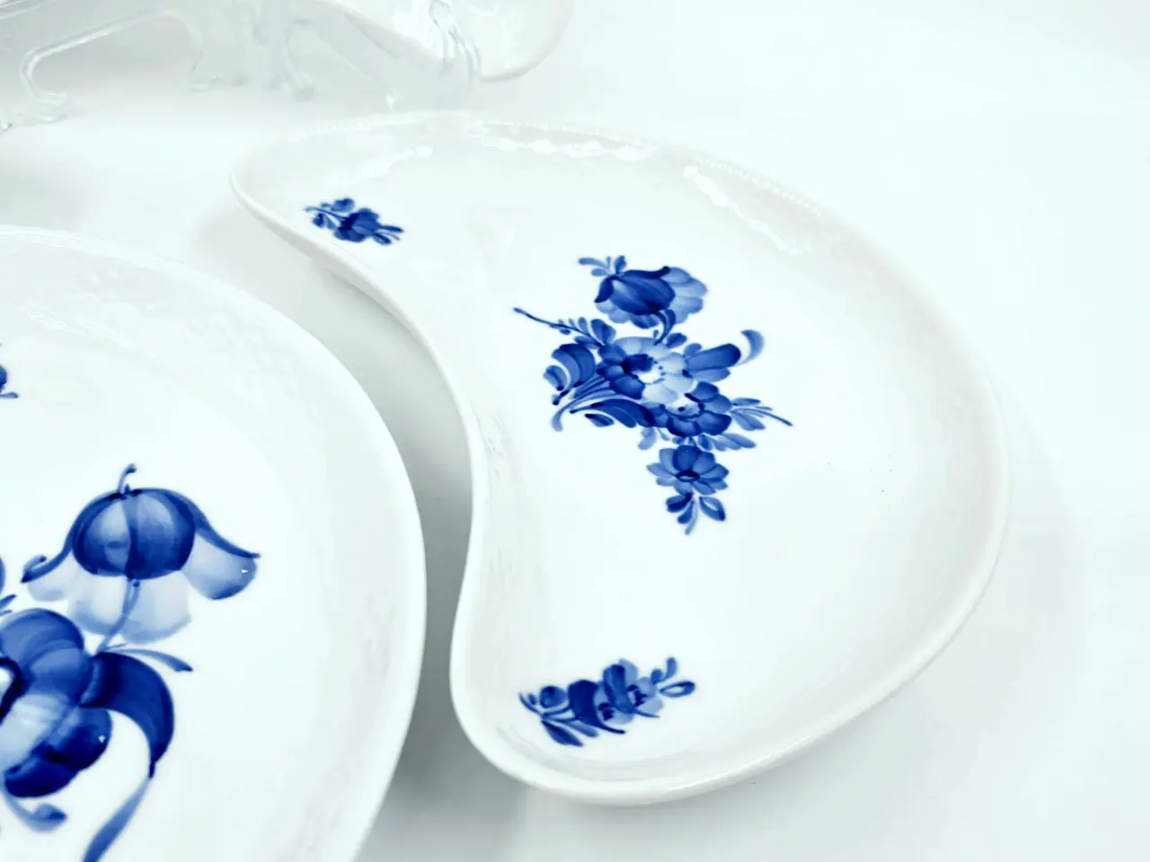 Billede 5 - Royal Copenhagen Blå Blomst Flettet Halvmåne Asiet