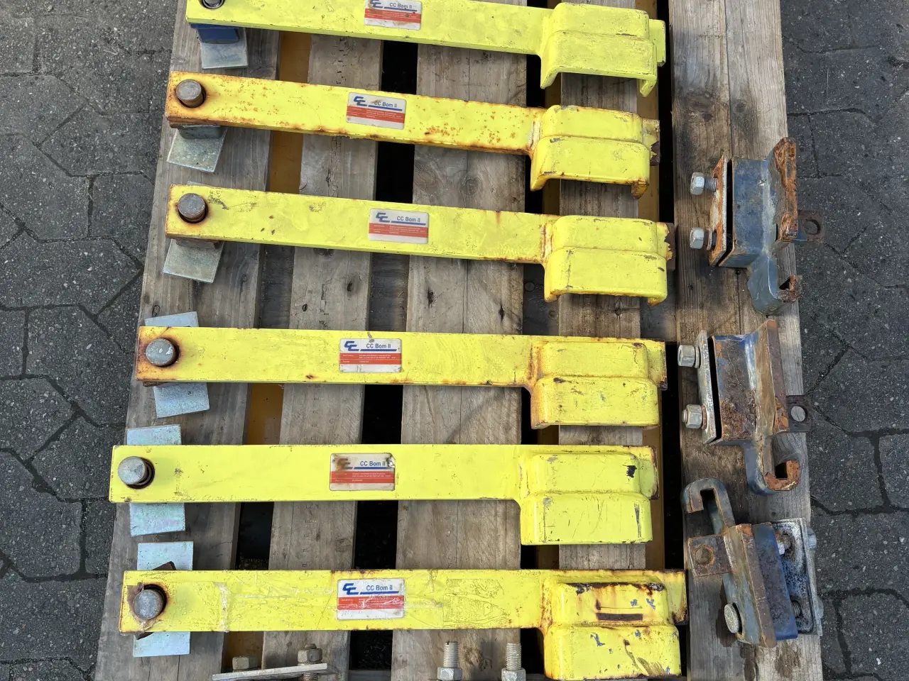 Billede 9 - Låsebomme til container - 7 stk = 2500 kr.