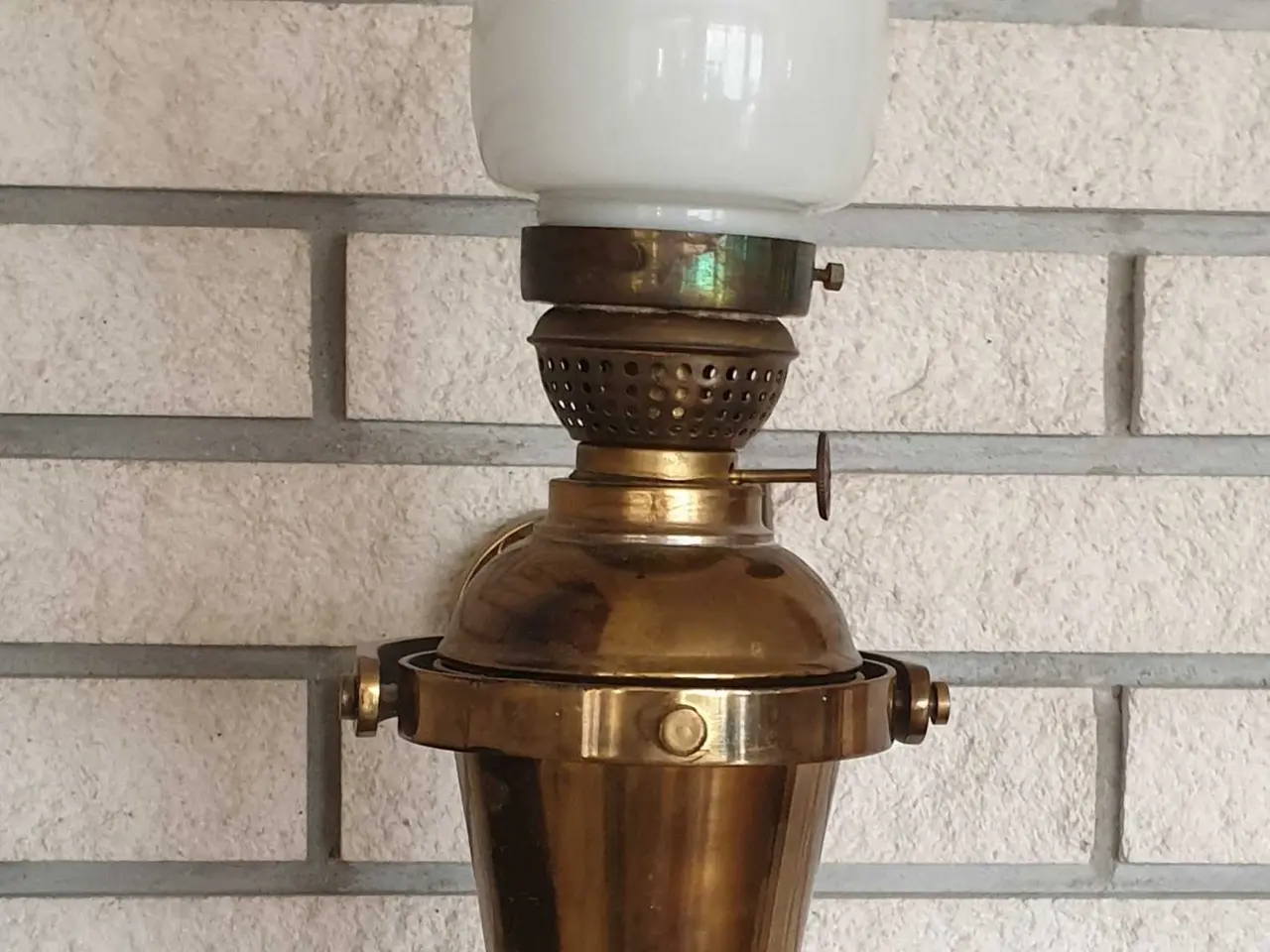 Billede 3 - Petroleumslampe, messing og glas