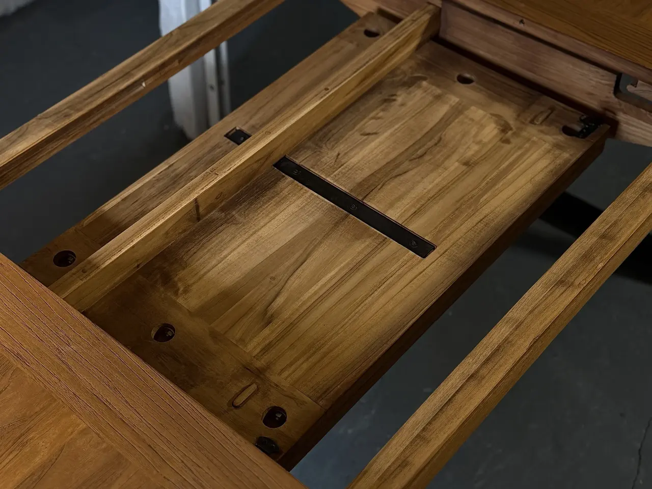 Billede 13 - Eksklusivt nyrenoveret massivt teakbord – Indoor &