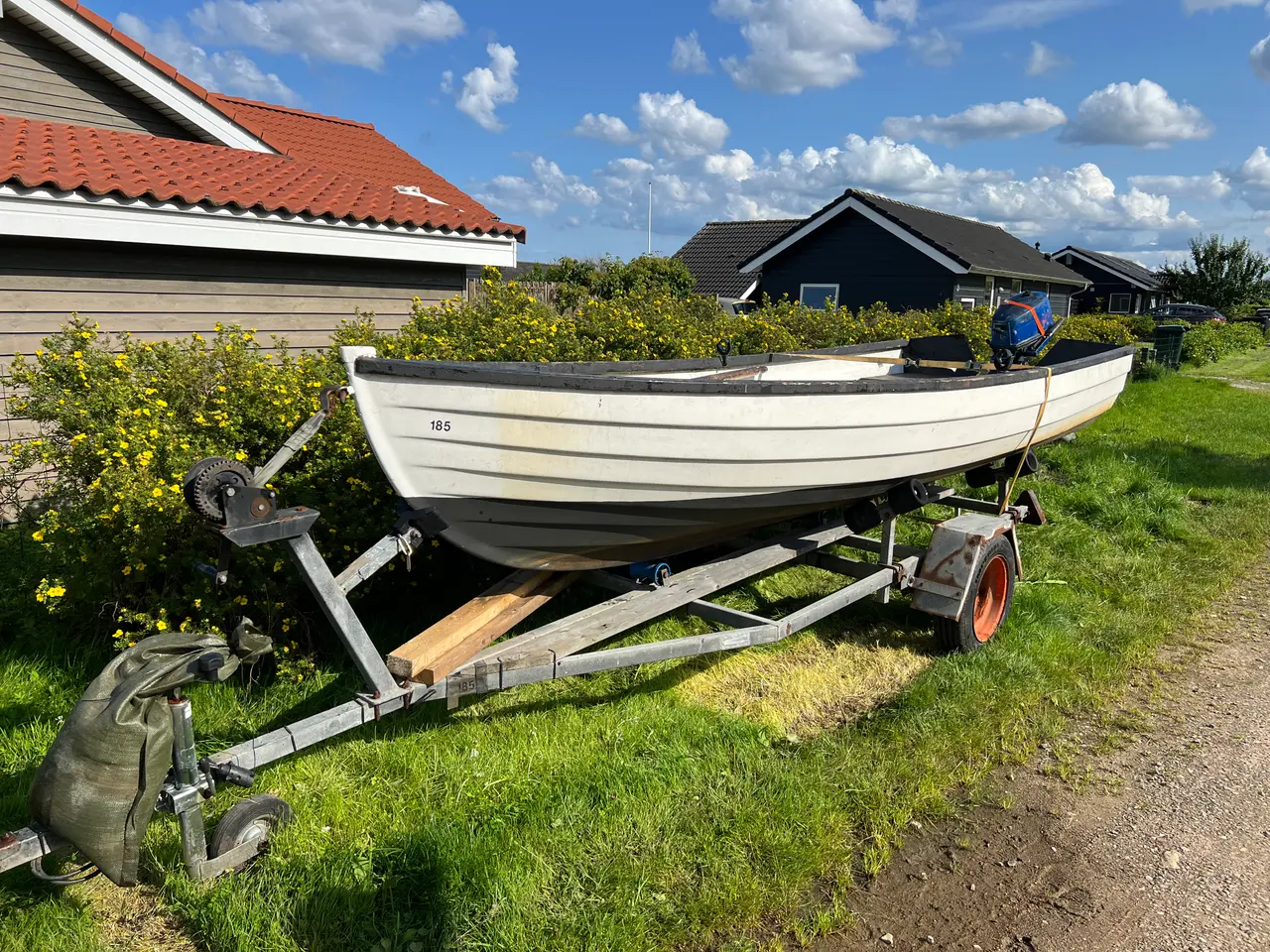 Billede 3 - Jolle med motor (trailer uden plader)