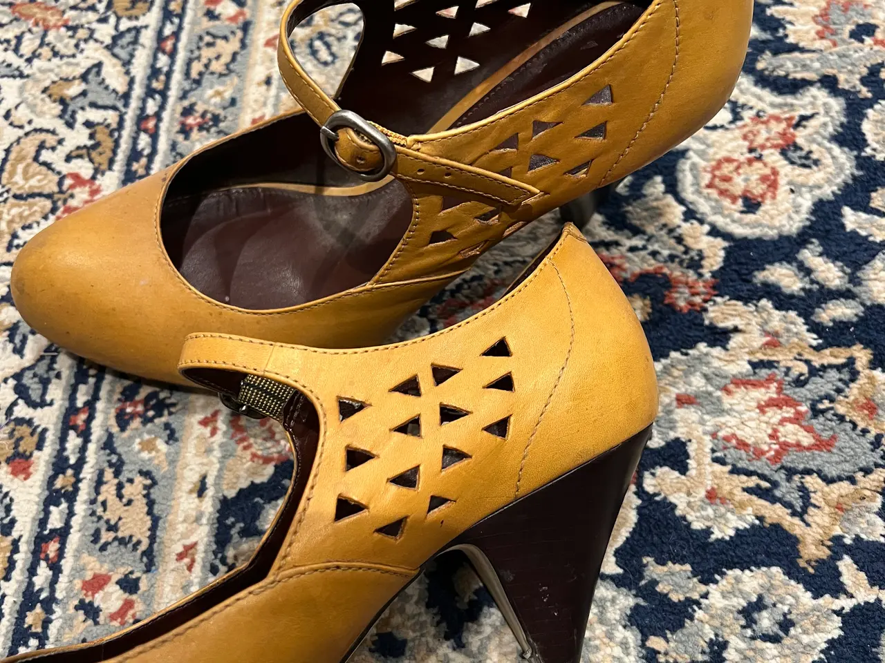 Billede 1 - Smukke gule pumps
