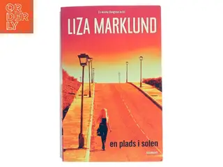 En Plads I Solen af Liza Marklund (Bog)