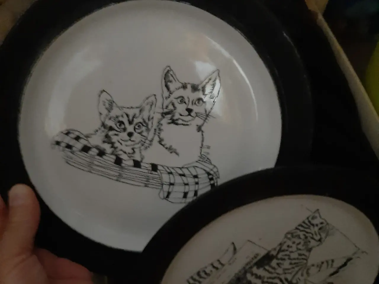 Billede 1 - Håndmalet stel med hunde og katte