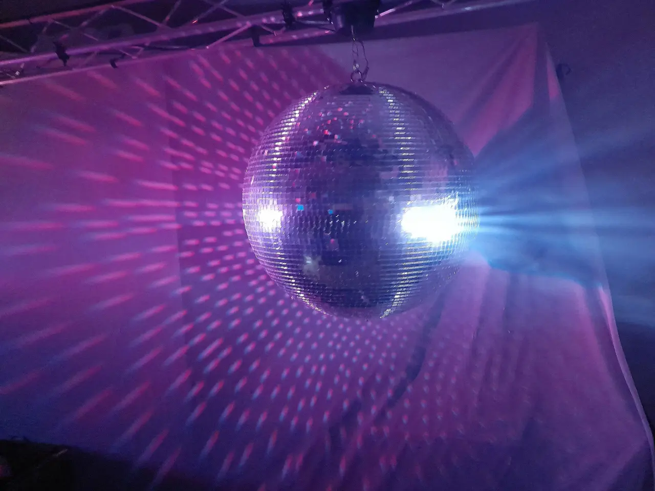Billede 5 - Udlejes - 50cm. DISCOKUGLE, SPEJLKUGLE, MIRRORBALL
