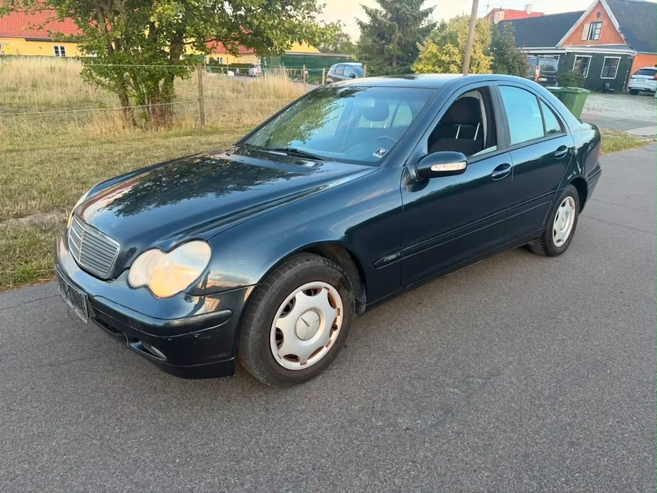 Billede 1 - C180 Benzin lav km 219.000 pæn og velholdt 