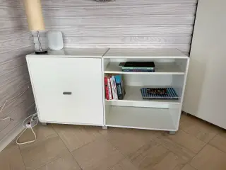 Skænk med fine detaljer