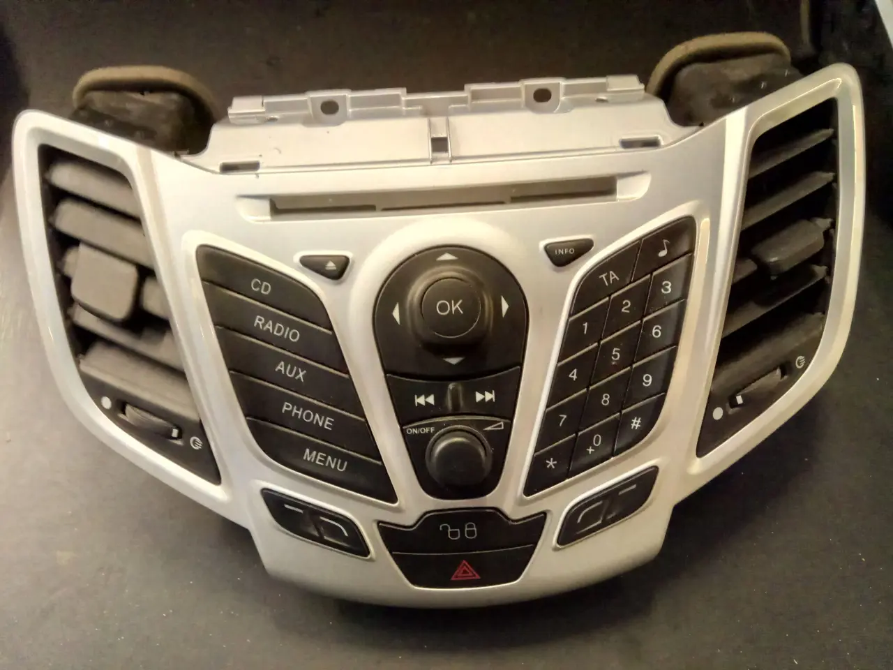 Billede 1 - Ford Fiesta Radio betjeningspanel / frontramme