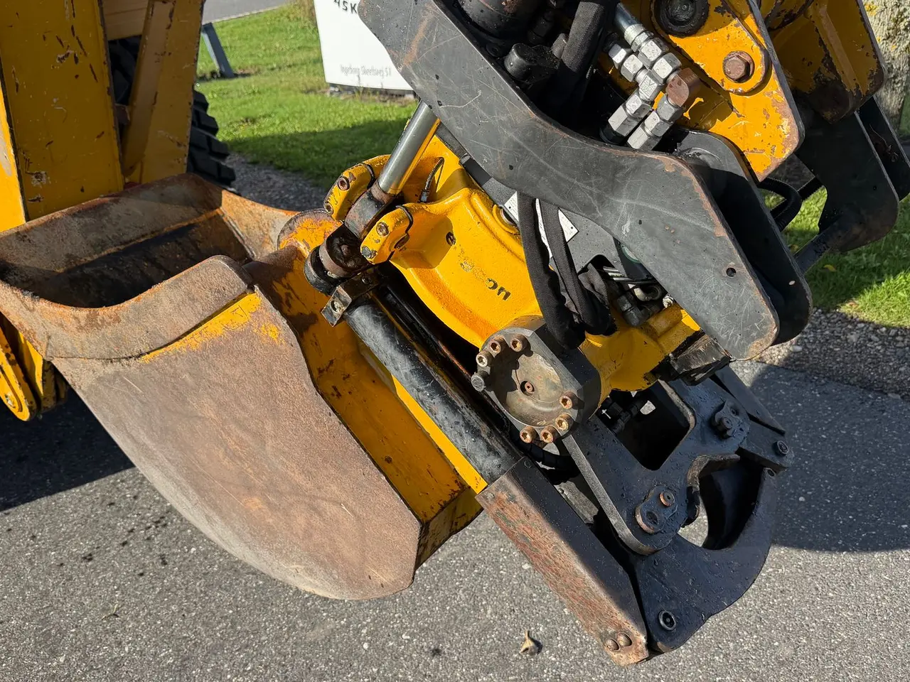 Billede 14 - Hydrema 928 D Virkelig fin, og velkørende rendegraver med Engcon rotortilt med klo