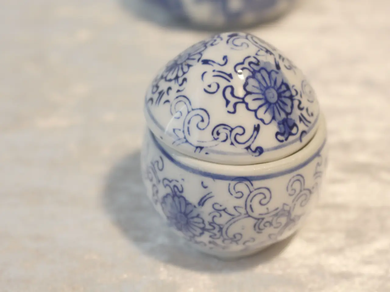 Billede 11 - 2 kinesiske porcelænskrukker med låg.