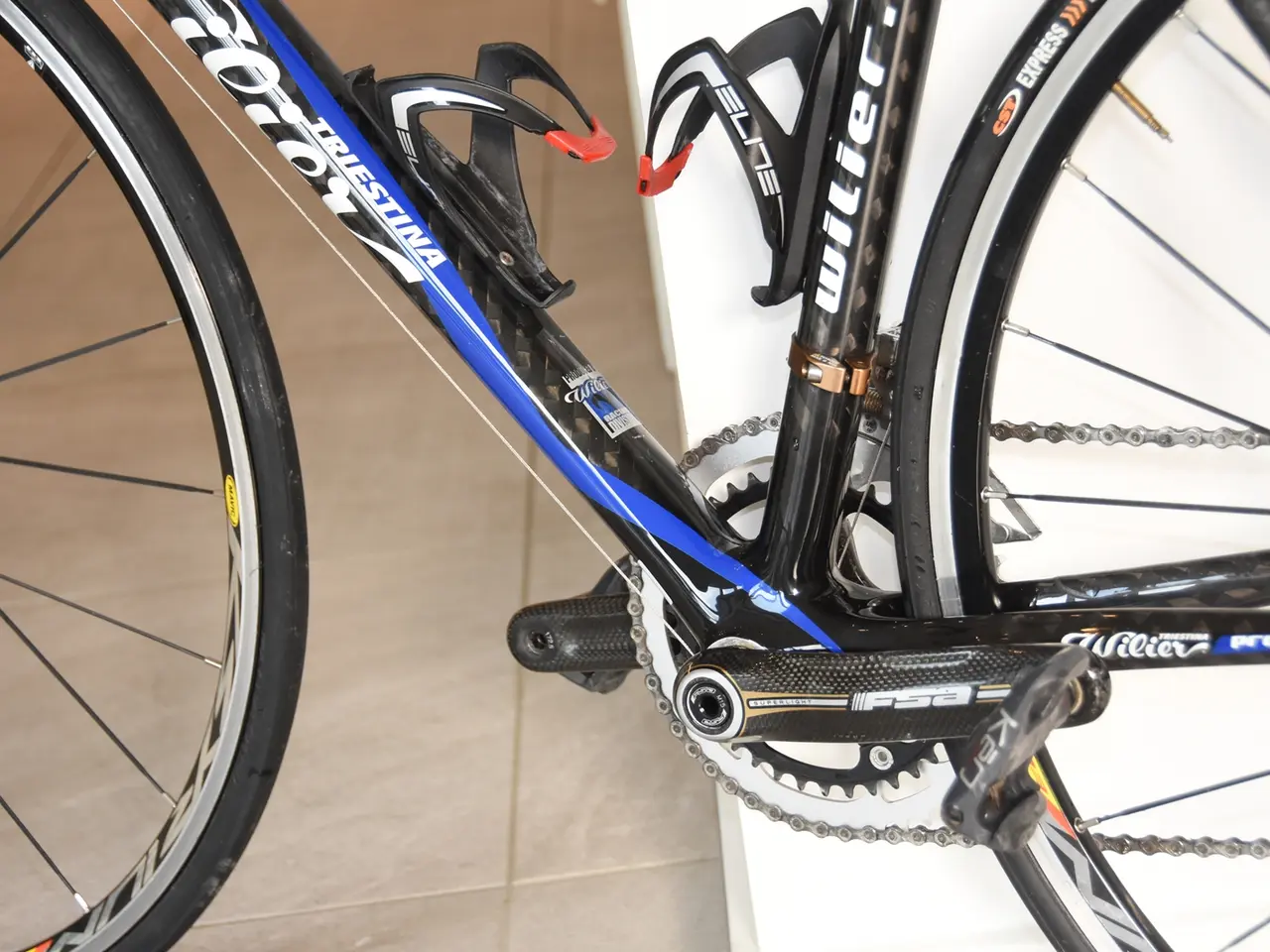 Billede 2 - carbon racercykel næsten ny