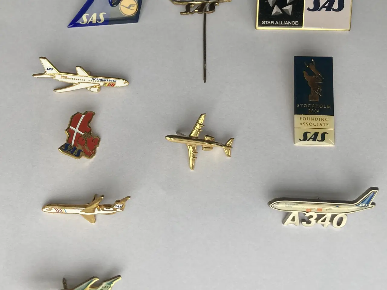 Billede 2 - 9 Pins + 1 Slipsnål Flyselskab SAS 