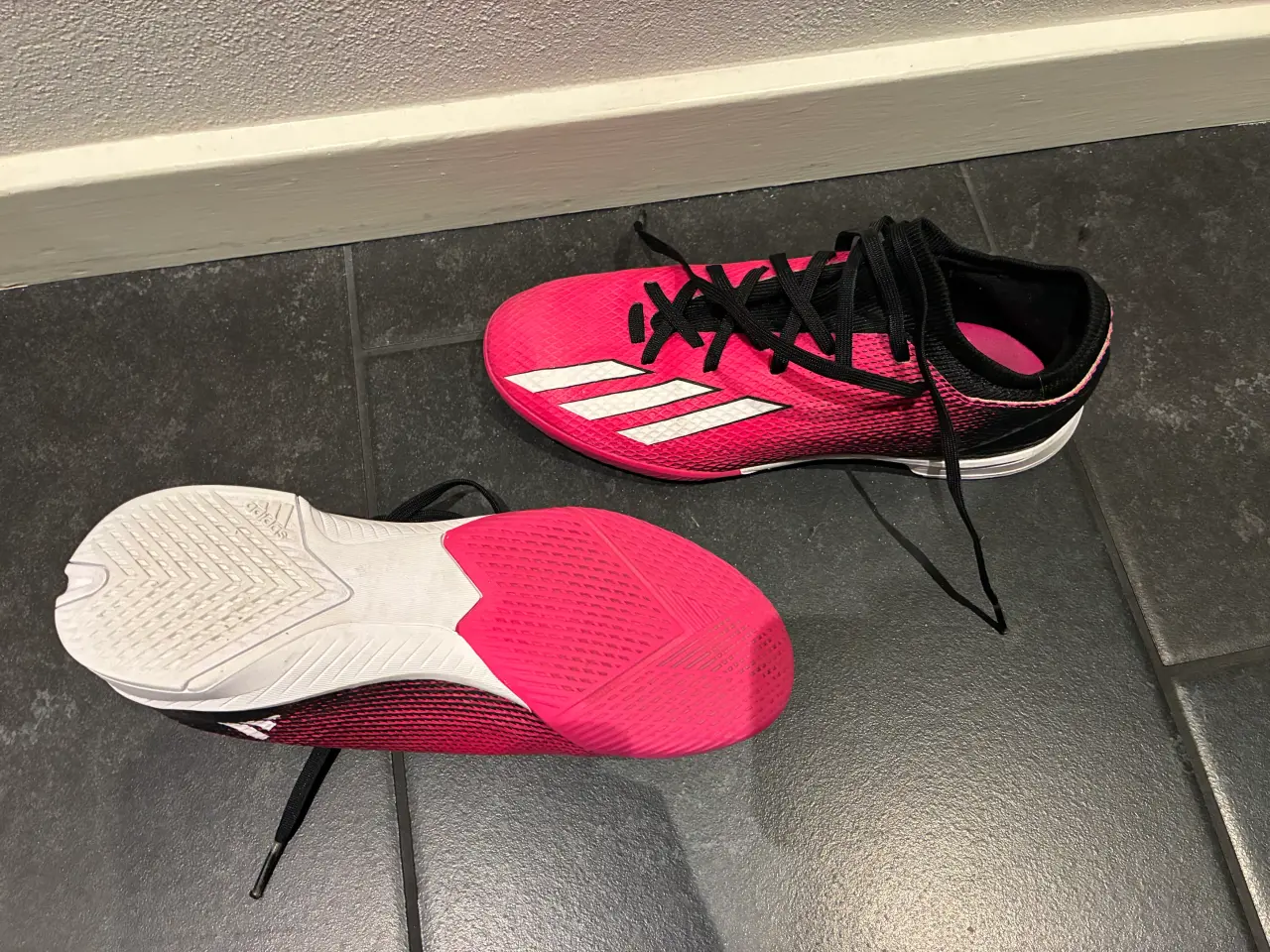 Billede 1 - Adidas indefodboldsko str 37 1/2