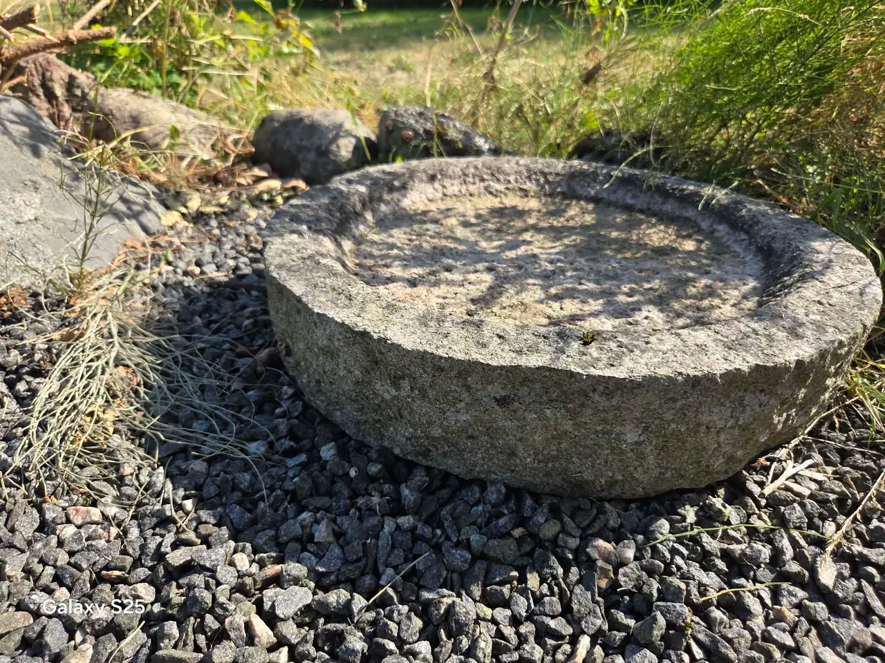Billede 8 - Granit fuglebad med 4 små løse fugle
