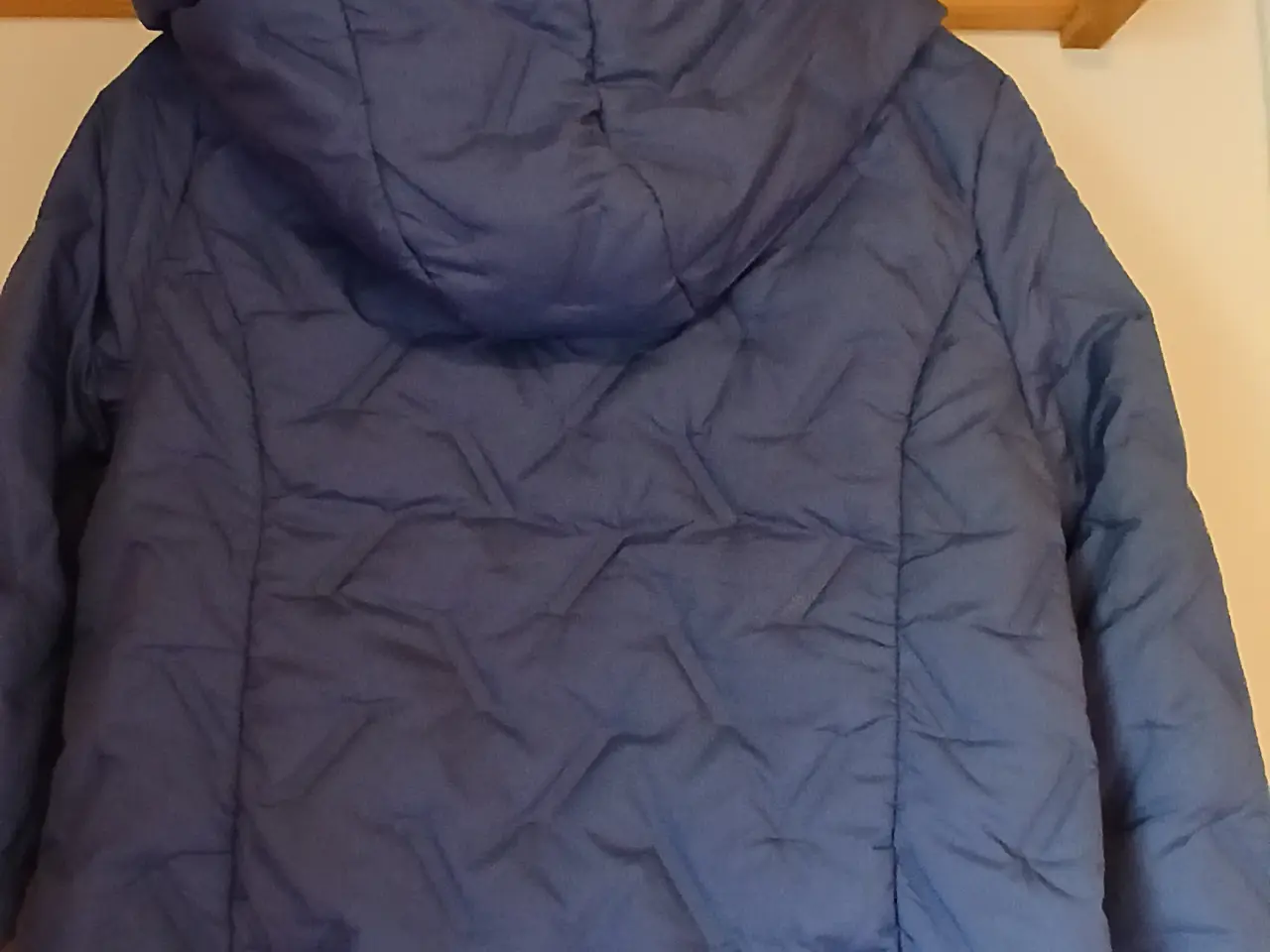 Billede 5 - Let quiltet jakke med hætte fra Multiblu, NY
