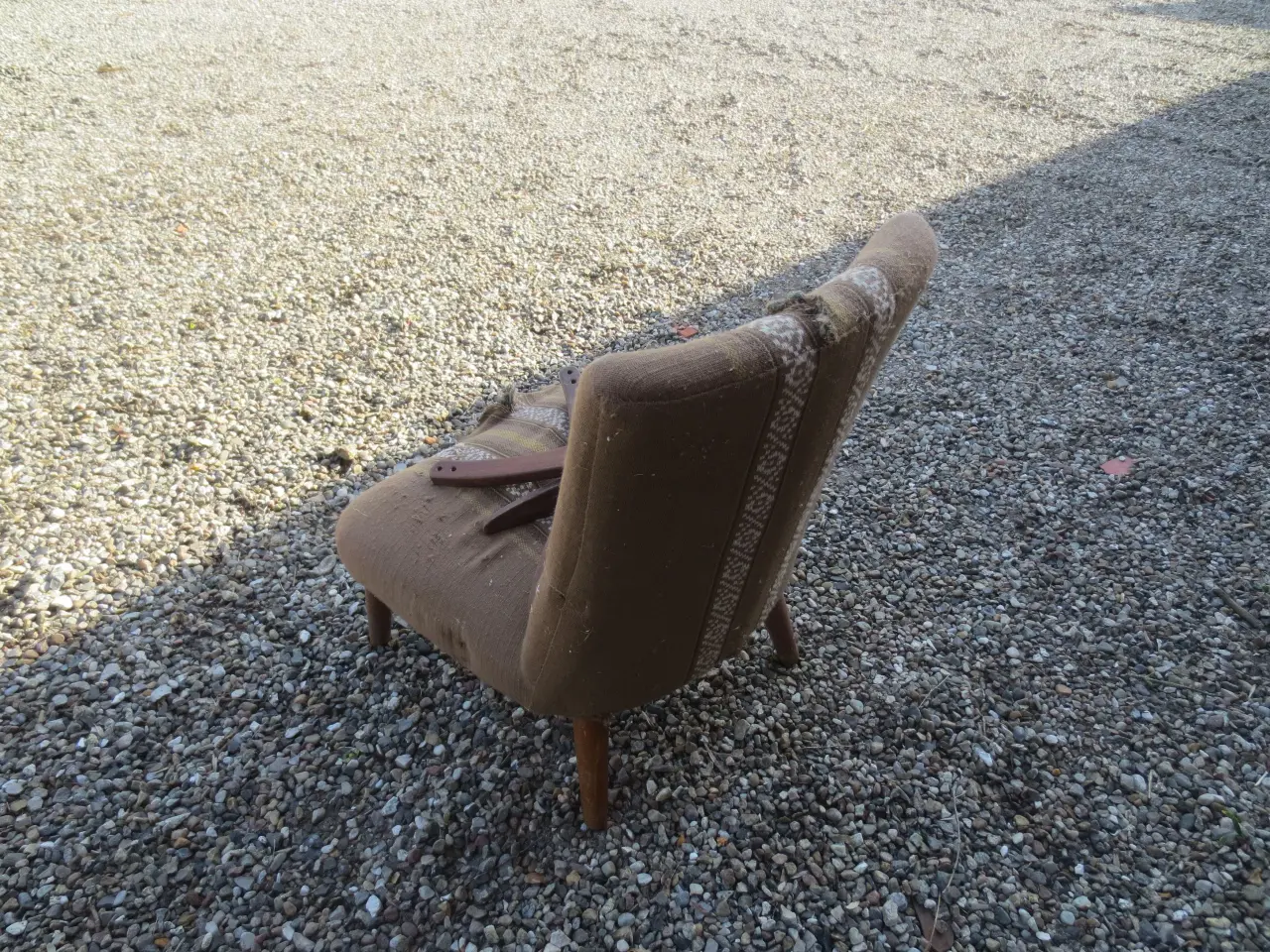 Billede 4 - 1 stk Retro Lænestol med teak armlæn og teak ben
