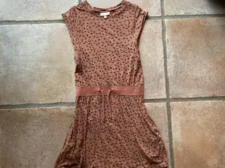 Pompdelux kjole. 122/ 128. shorts mm