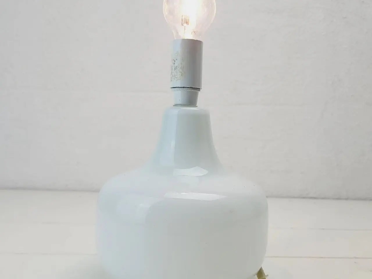 Billede 1 - ⭐️- Vintage Opalglas Bordlampe fra Lyskilde No 20