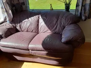 Pæn sofa kan afhentes gratis.