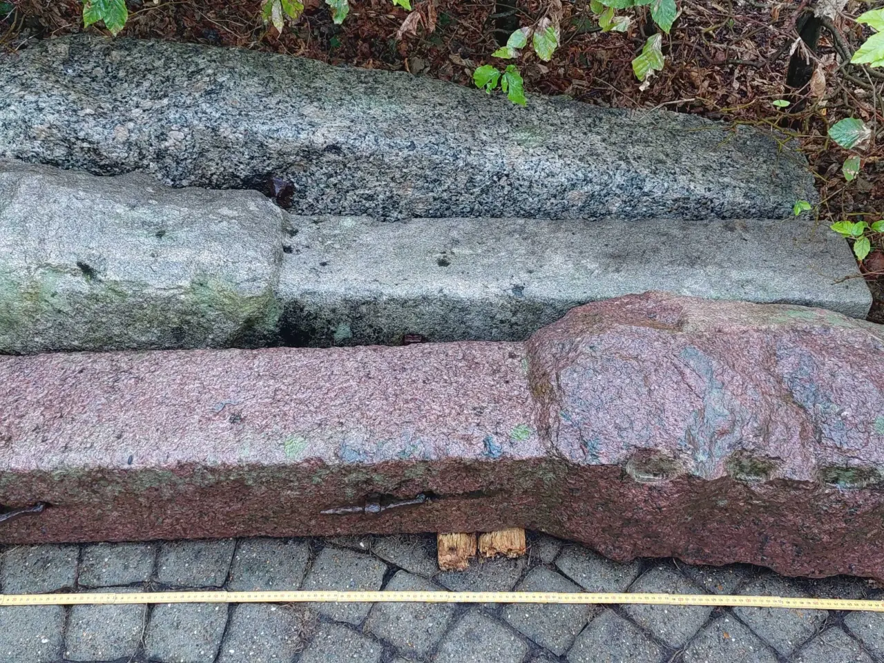 Billede 1 - Granit, gamle, hugget i dansk granit.