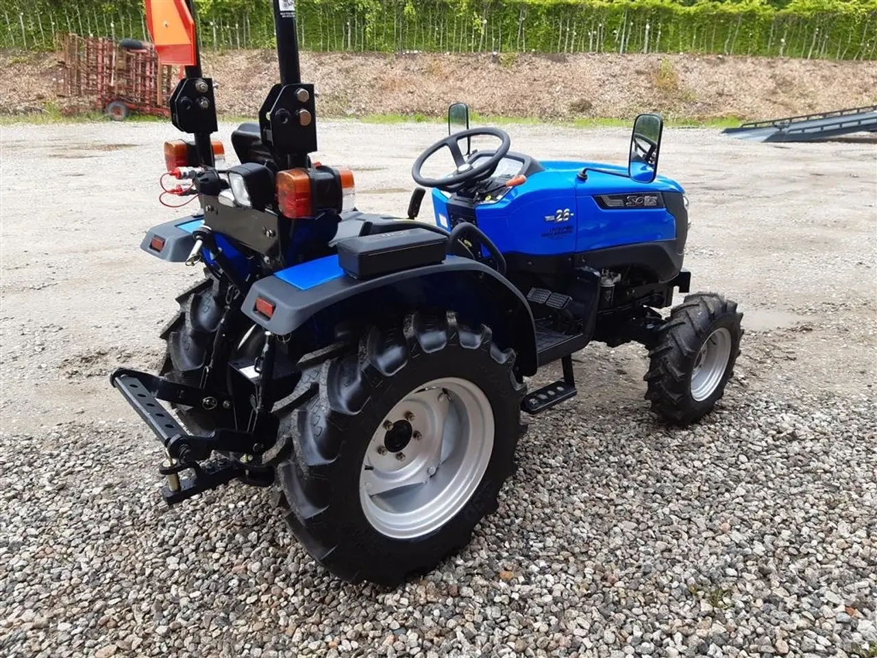 Billede 2 - Solis 26 servostyring og brede traktor dæk
