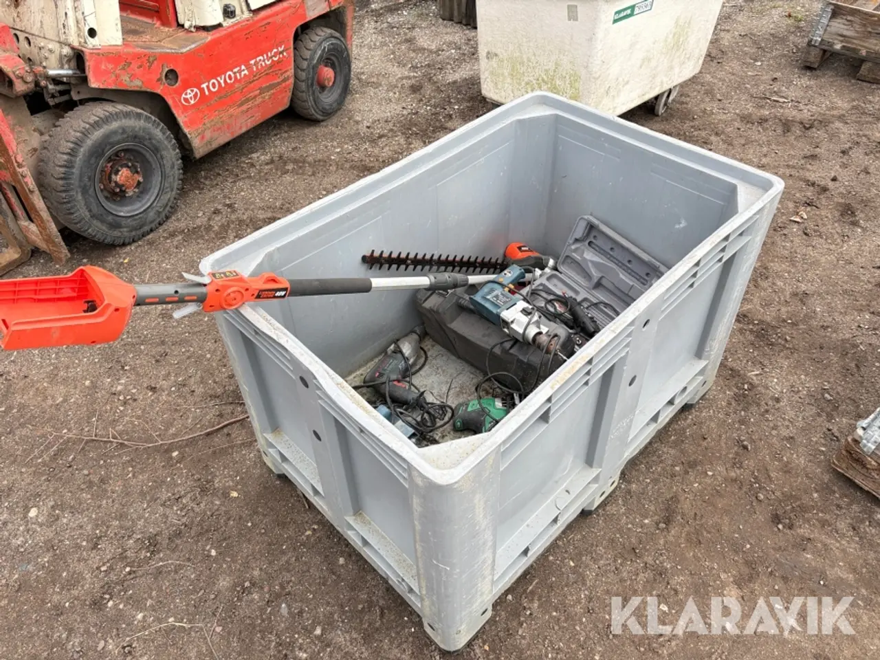 Billede 1 - Blandet parti elværktøj Black+Decker / Bosch / Redback / Hitachi / Power Craft – 11 dele i alt