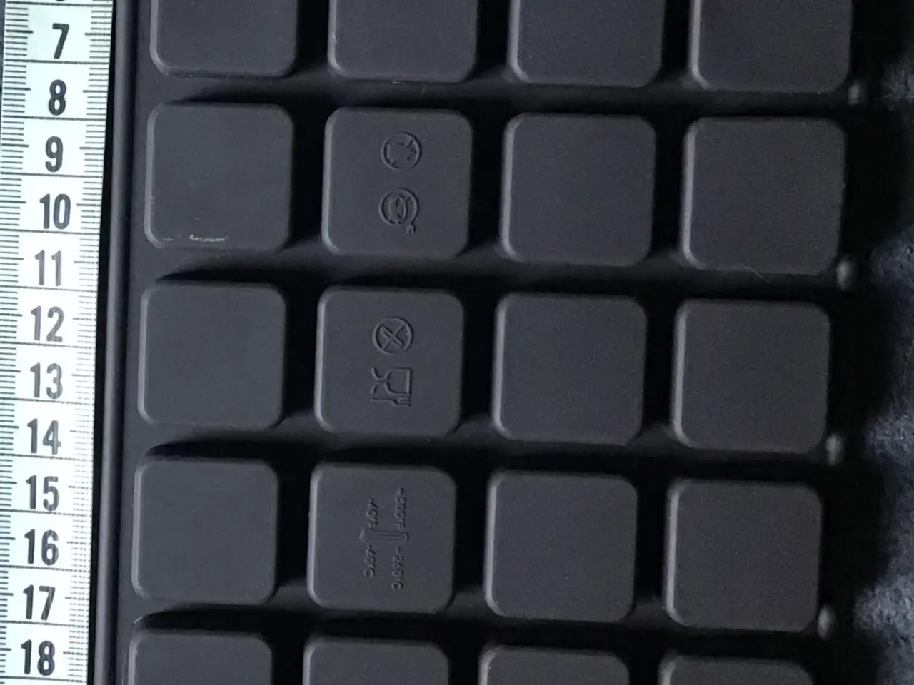Billede 2 - Siliconeform til små brownies eller chokolade
