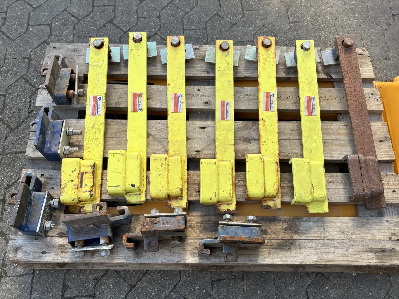 Billede 5 - Låsebomme til container - 7 stk = 2500 kr.