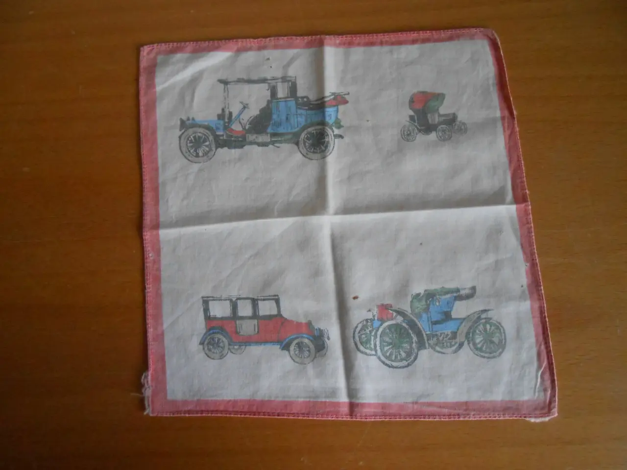 Billede 15 -  Broderet gemmemappe til