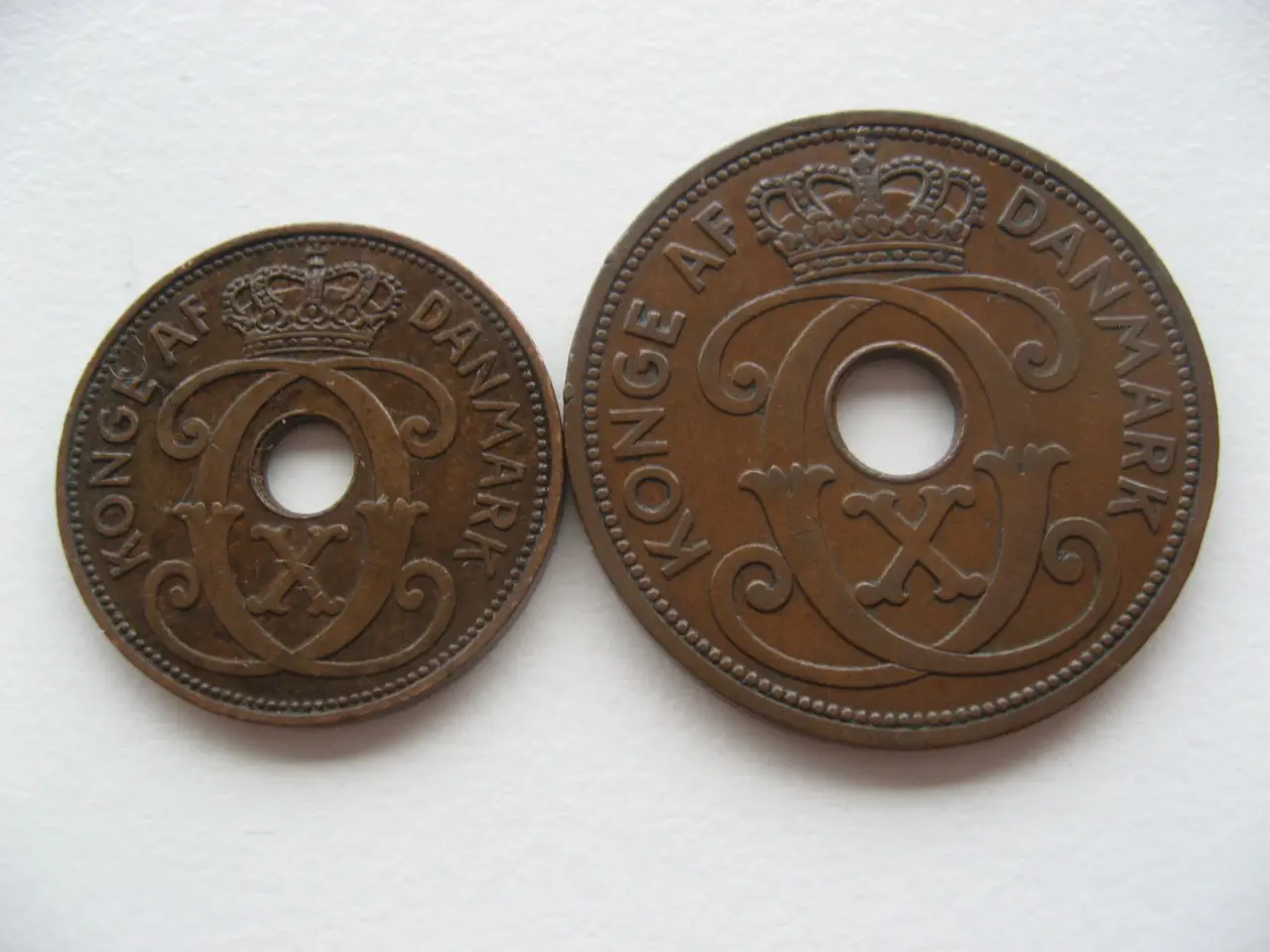 Billede 1 - Færøerne Flotte 2 øre og 5 øre 1941 U/Hjerte