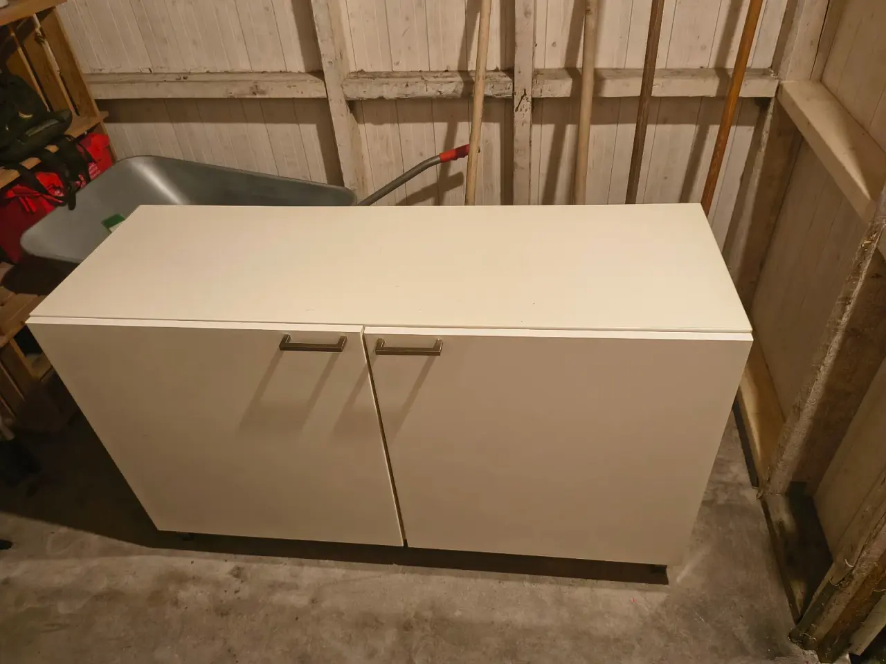 Billede 1 - Skænk fra ikea.