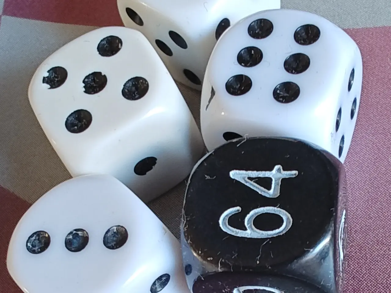 Billede 6 - Skak Brætspil i træ samt Backgammon