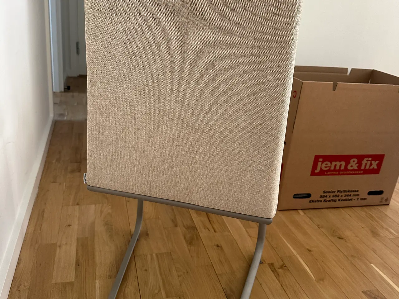 Billede 4 - 6 spisebordsstole sælges samlet pris – flot beige 