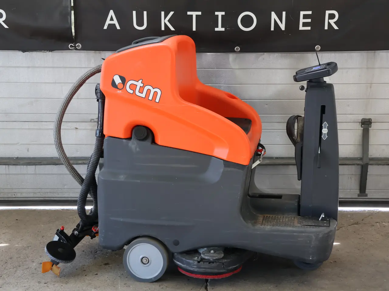Billede 2 - Krom Pico 66 CTM gulvvaskemaskine m/lader
