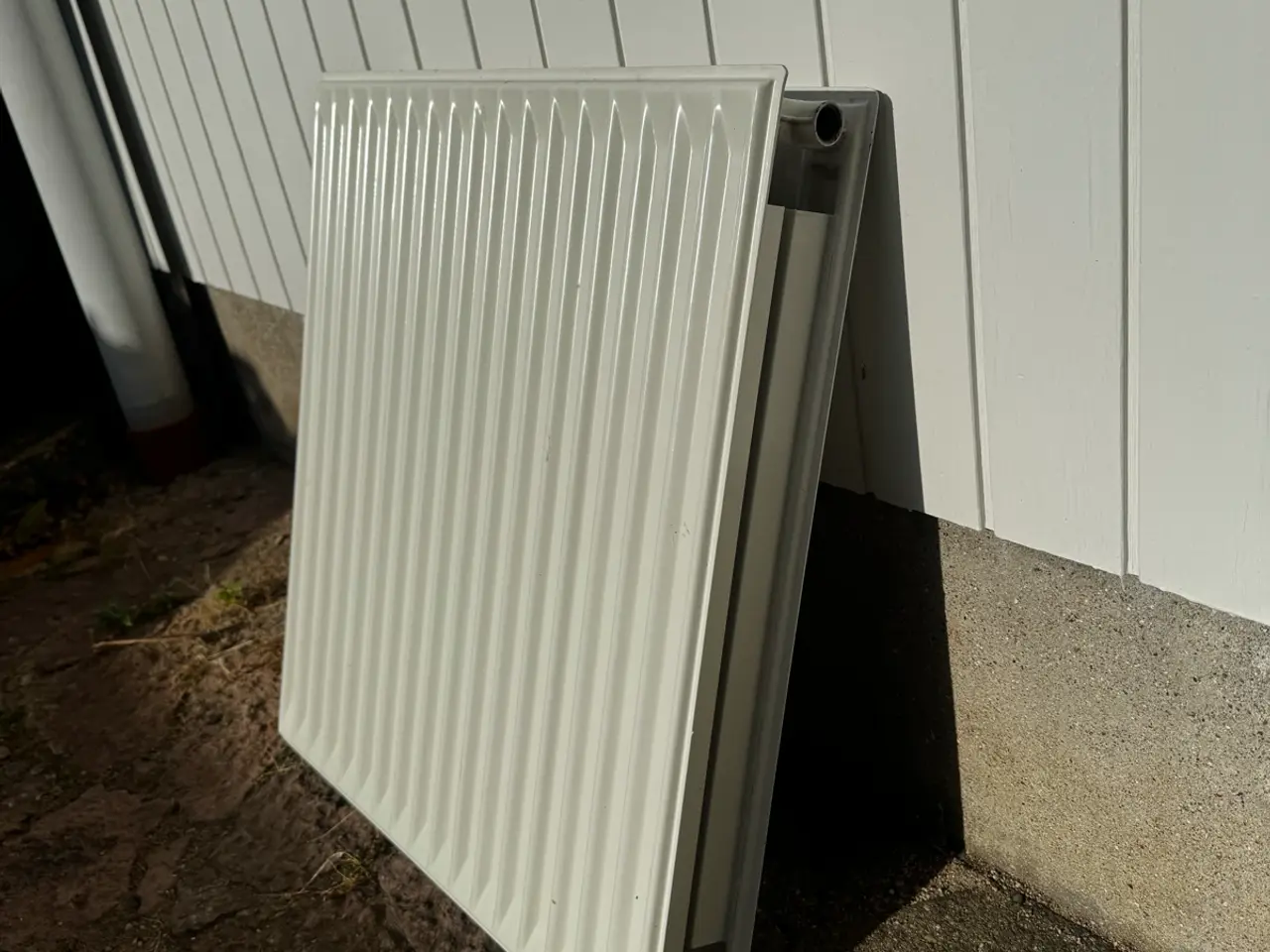 Billede 2 - Fin radiator fra renoveringsprojekt